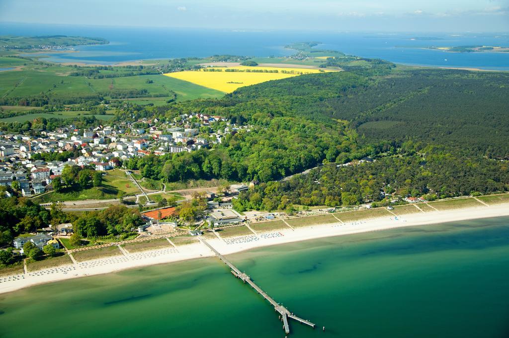 Ferien Unterm Reetdach In Gohren Hotel Goehren  Esterno foto