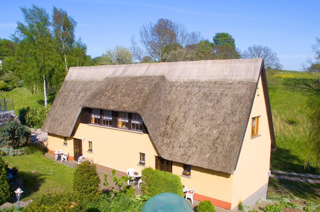 Ferien Unterm Reetdach In Gohren Hotel Goehren  Esterno foto