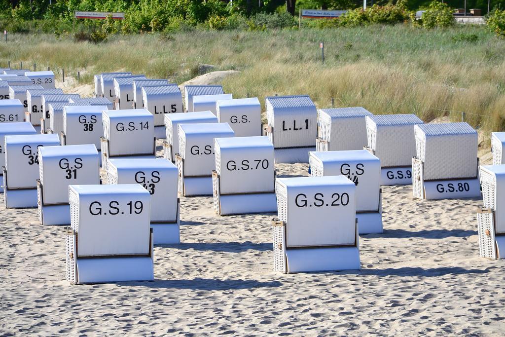 Ferien Unterm Reetdach In Gohren Hotel Goehren  Esterno foto