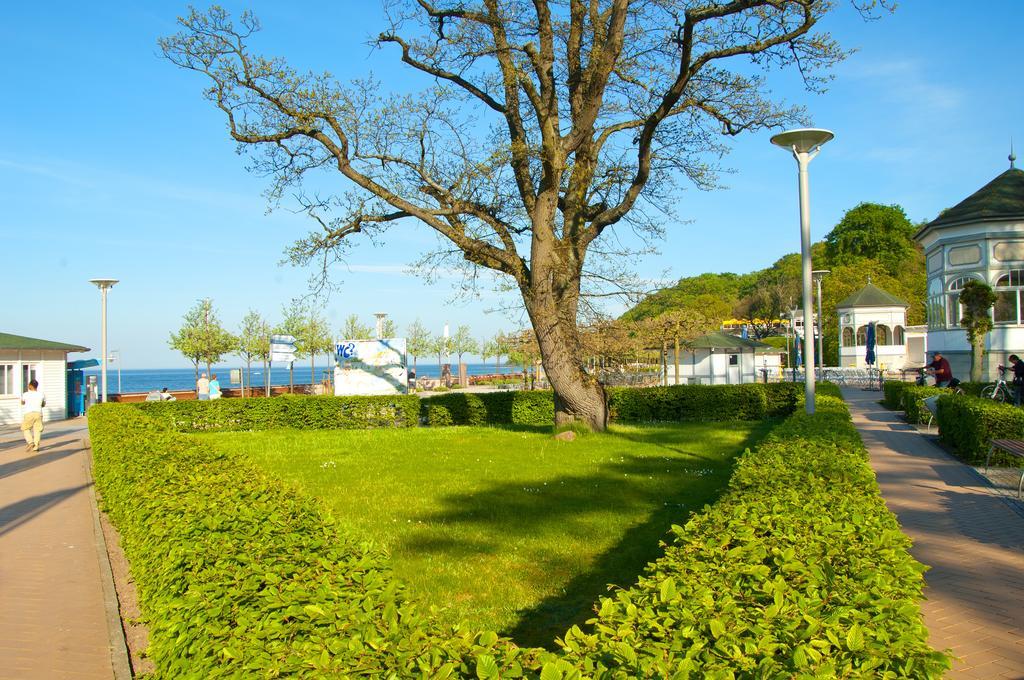 Ferien Unterm Reetdach In Gohren Hotel Goehren  Esterno foto