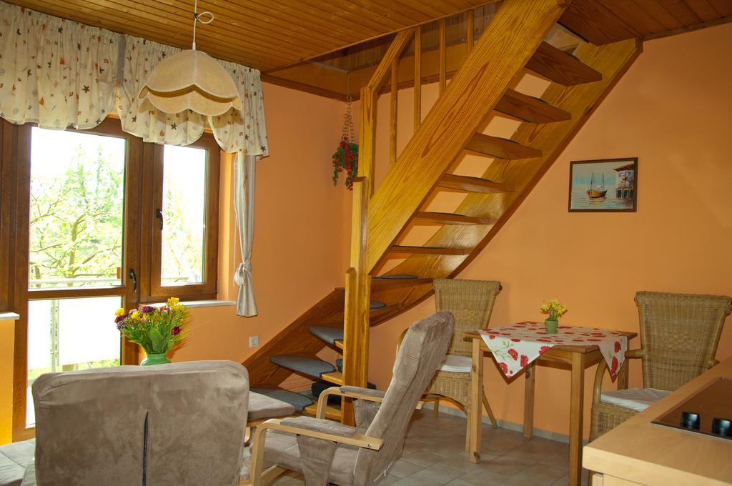 Ferien Unterm Reetdach In Gohren Hotel Goehren  Esterno foto