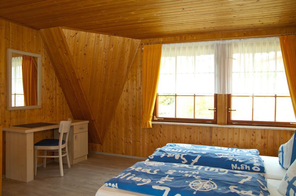 Ferien Unterm Reetdach In Gohren Hotel Goehren  Esterno foto