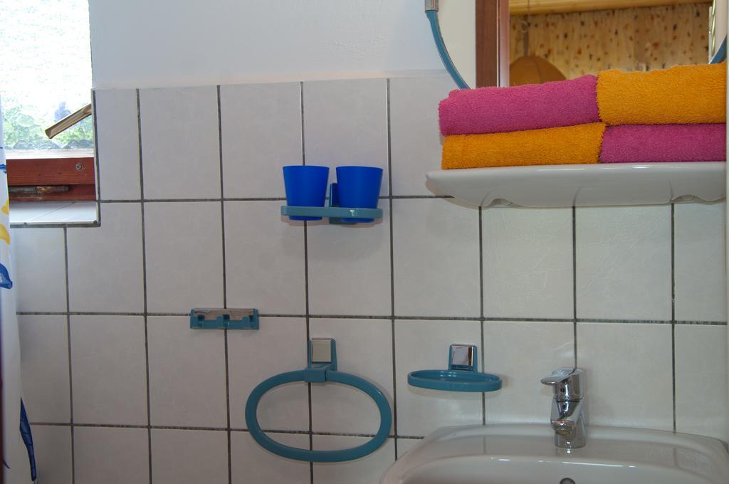 Ferien Unterm Reetdach In Gohren Hotel Goehren  Esterno foto
