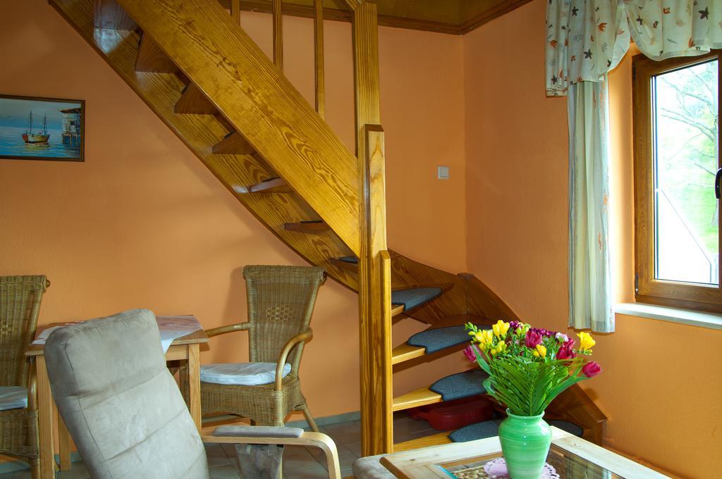 Ferien Unterm Reetdach In Gohren Hotel Goehren  Esterno foto