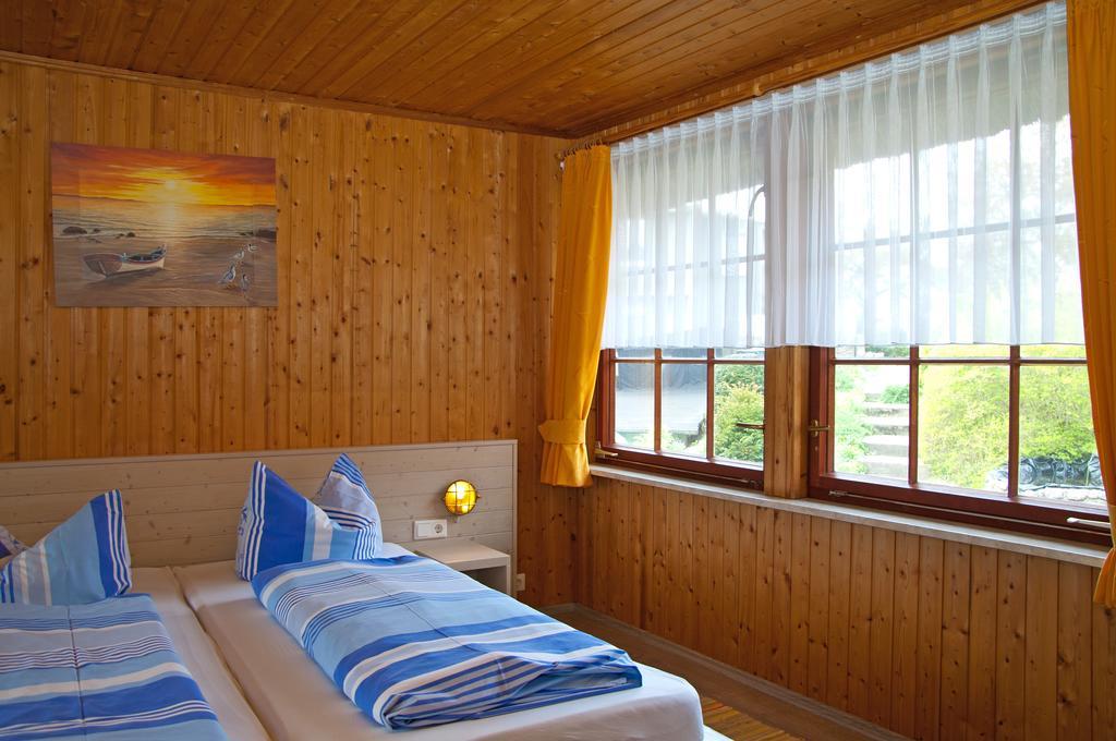 Ferien Unterm Reetdach In Gohren Hotel Goehren  Esterno foto