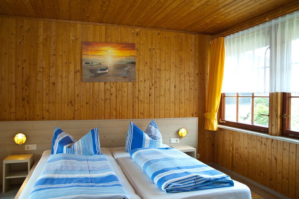 Ferien Unterm Reetdach In Gohren Hotel Goehren  Esterno foto