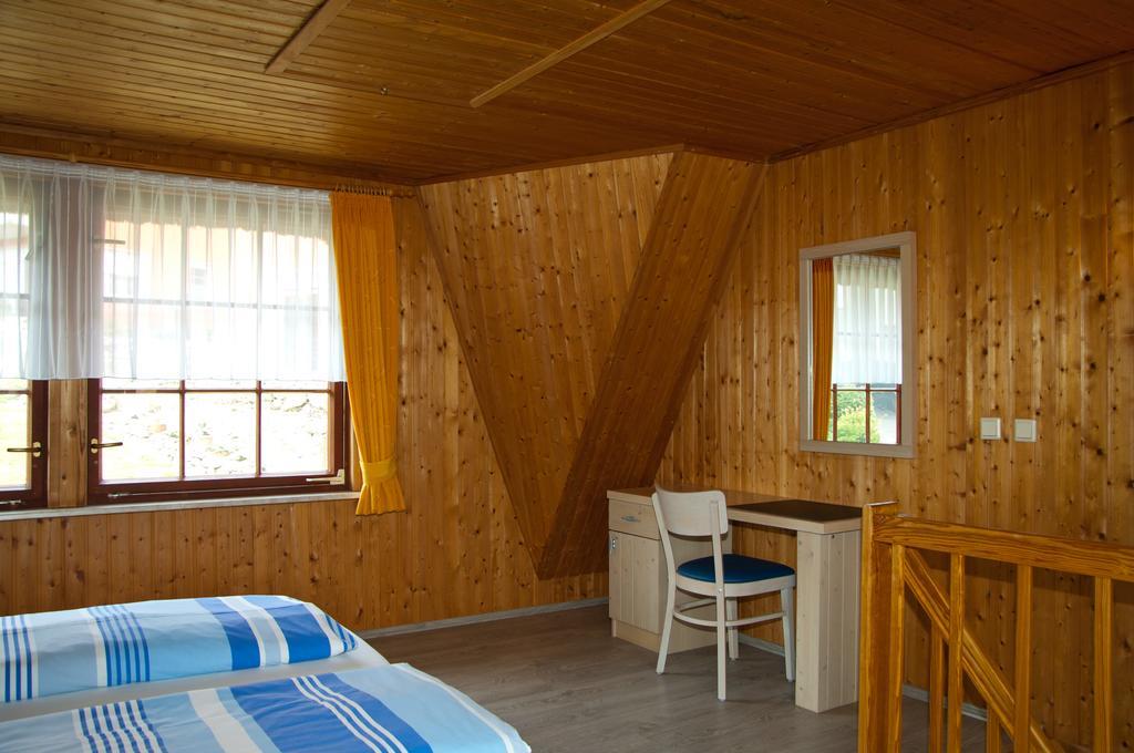 Ferien Unterm Reetdach In Gohren Hotel Goehren  Esterno foto