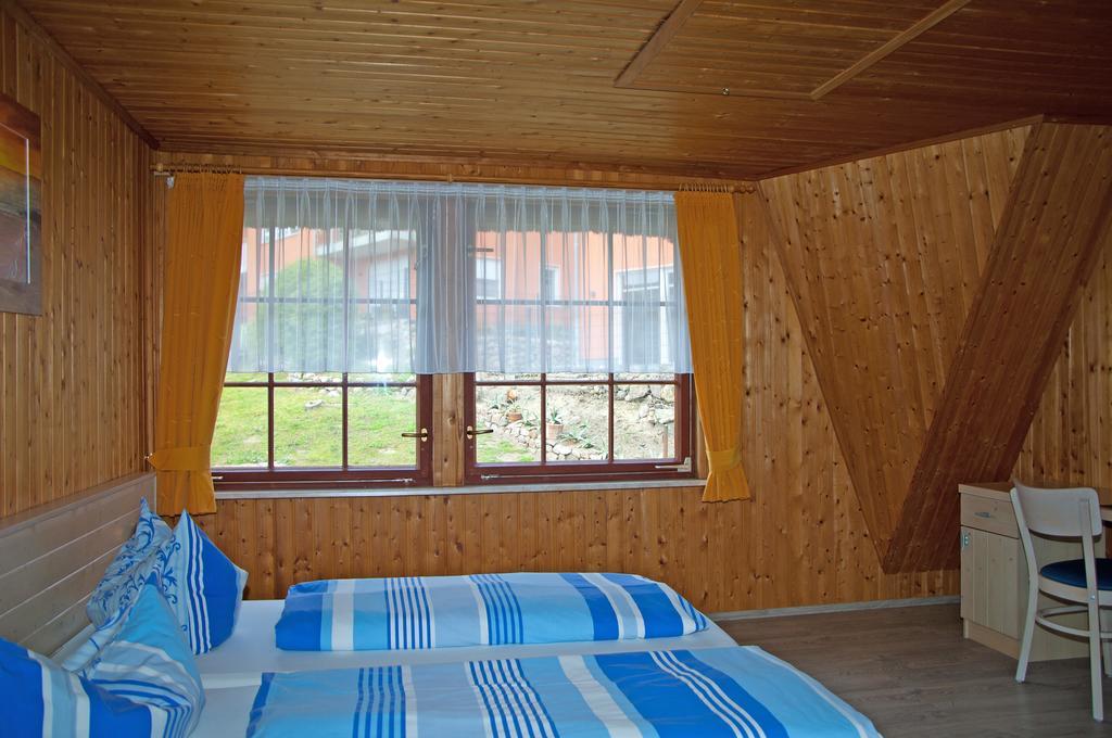 Ferien Unterm Reetdach In Gohren Hotel Goehren  Esterno foto