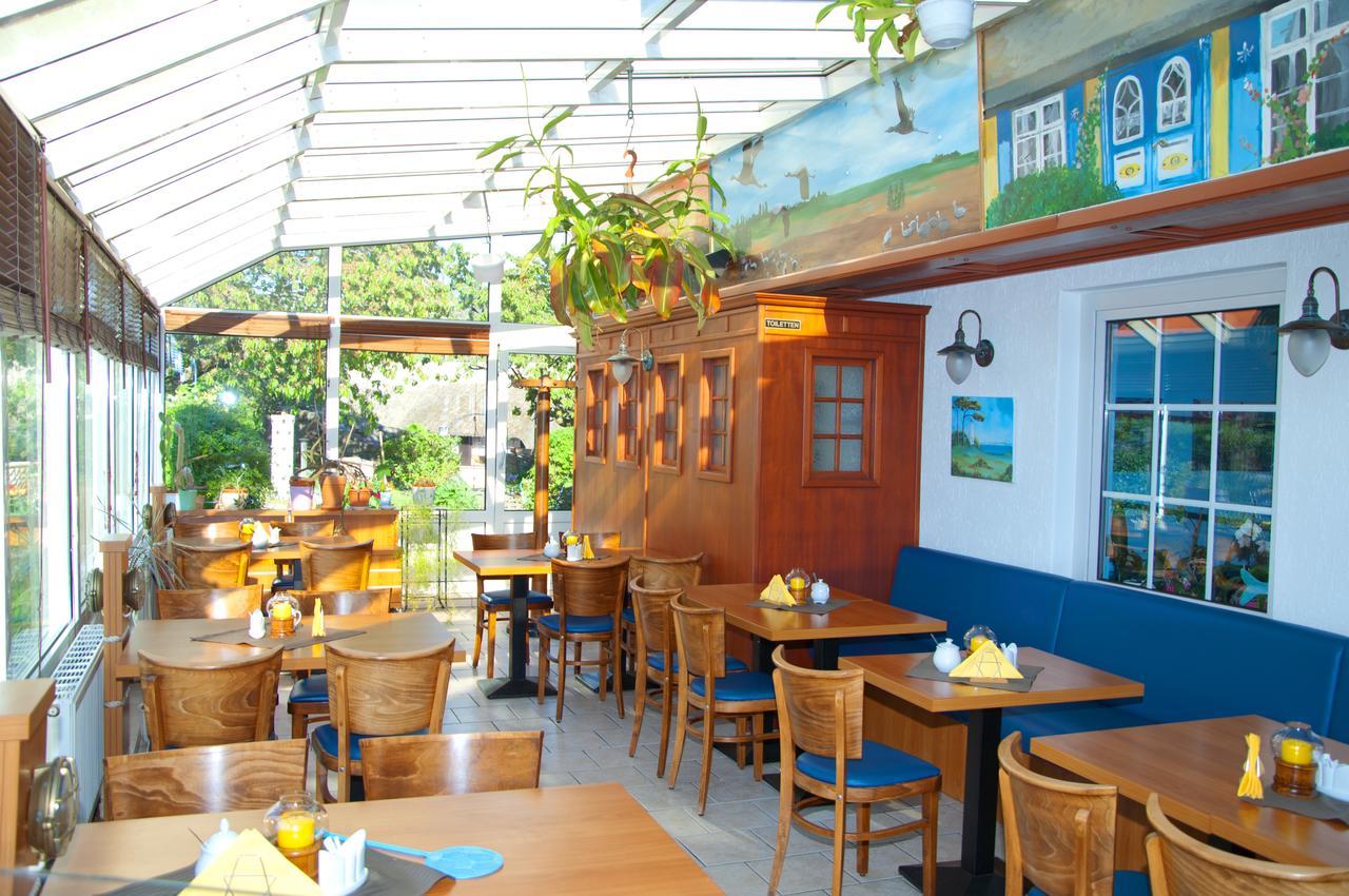 Ferien Unterm Reetdach In Gohren Hotel Goehren  Esterno foto